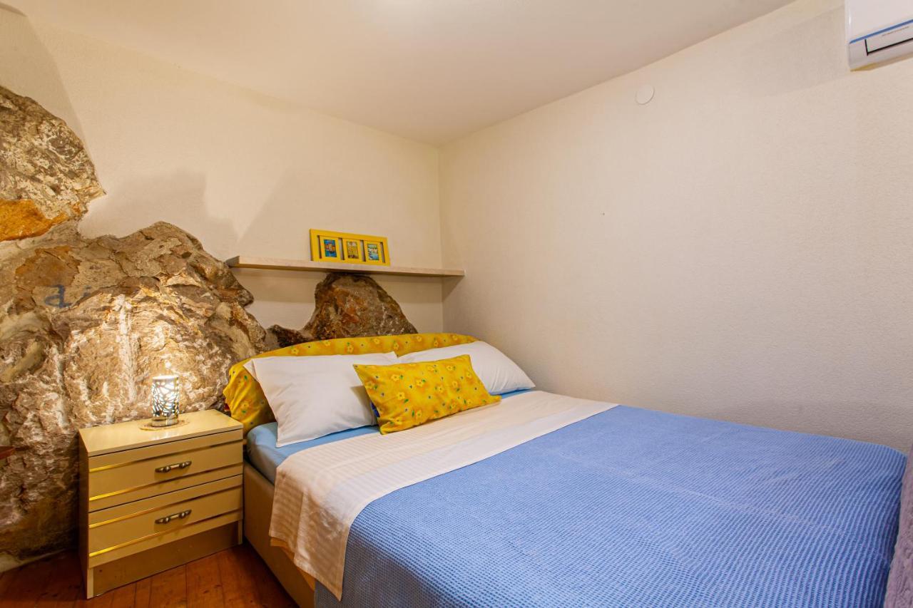 Room M Cres Exterior photo