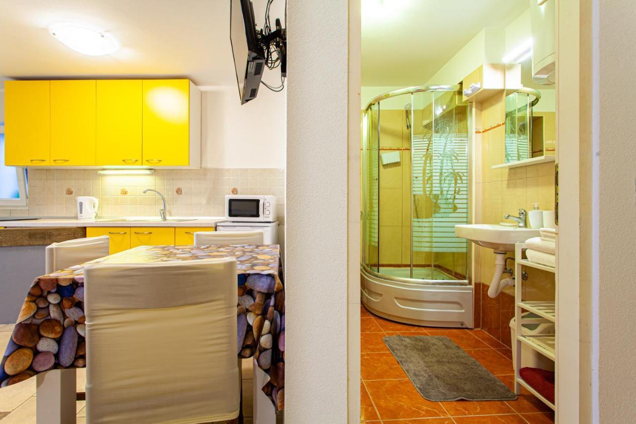 Room M Cres Exterior photo